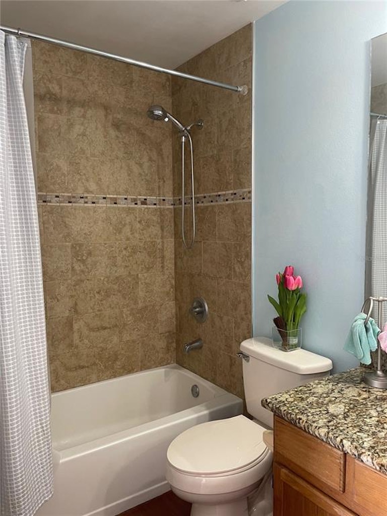 Photo 19 of 50 - 10521 Cherry Oak Cir, Orlando, FL 32817
