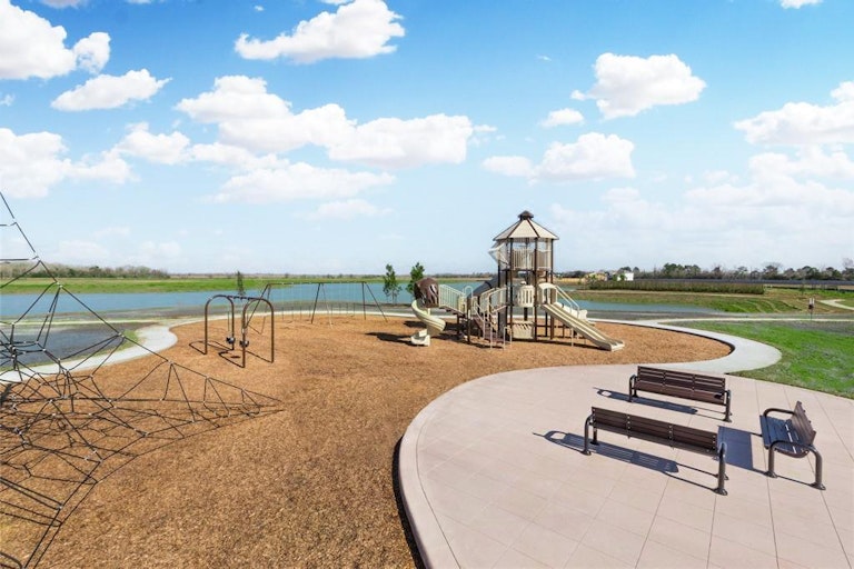 Photo 9 of 9 - 9010 Willowridge Ct, Baytown, TX 77521