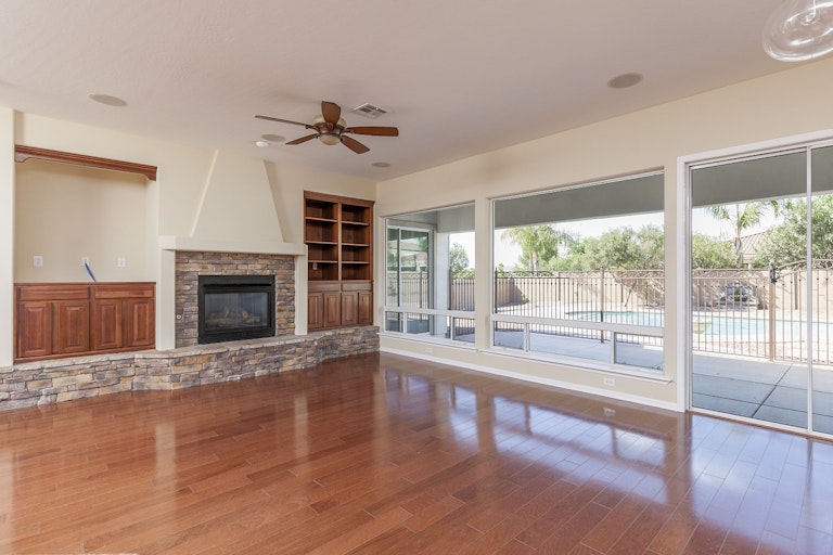 Photo 2 of 29 - 402 E Mead Dr, Chandler, AZ 85249