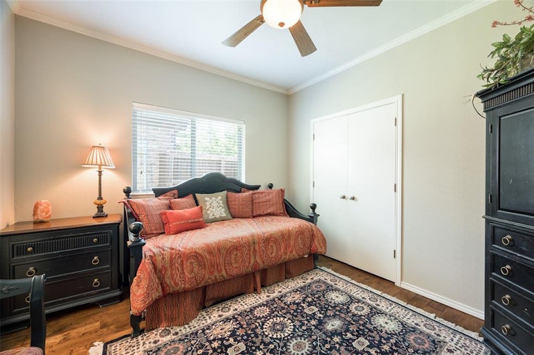 Photo 21 of 40 - 7336 Williamswood Dr, Dallas, TX 75252