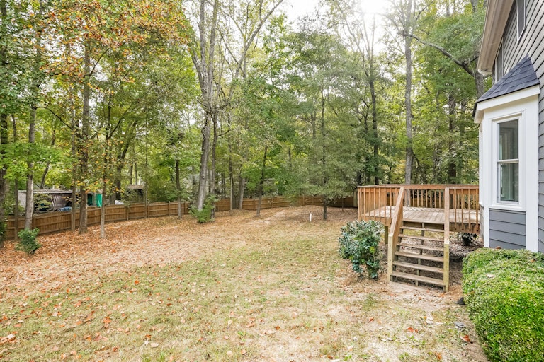 Photo 5 of 25 - 821 Pinewood Dr, Apex, NC 27502