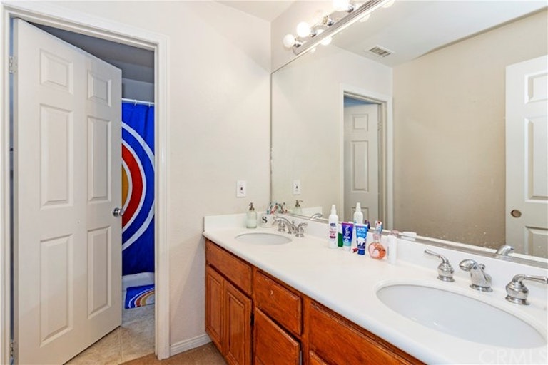 Photo 39 of 44 - 8215 Lantern Pl, Riverside, CA 92508