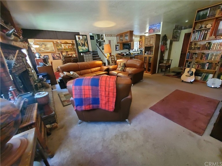 Photo 18 of 33 - 24937 Faulhorn Dr, Crestline, CA 92325