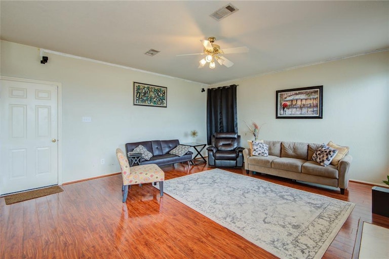 Photo 26 of 50 - 16651 Keegans Ridge Way Dr, Houston, TX 77083