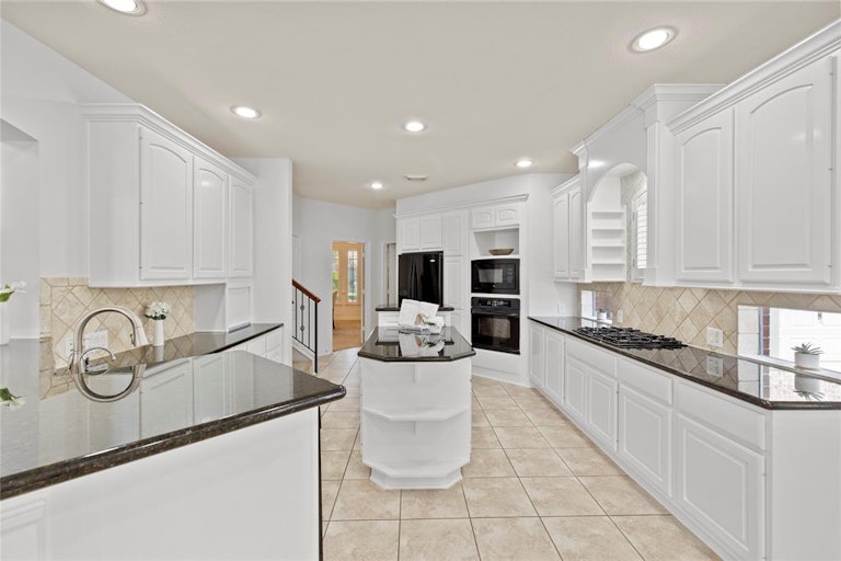 Photo 14 of 46 - 7006 Monarch Lake Ln, Katy, TX 77494