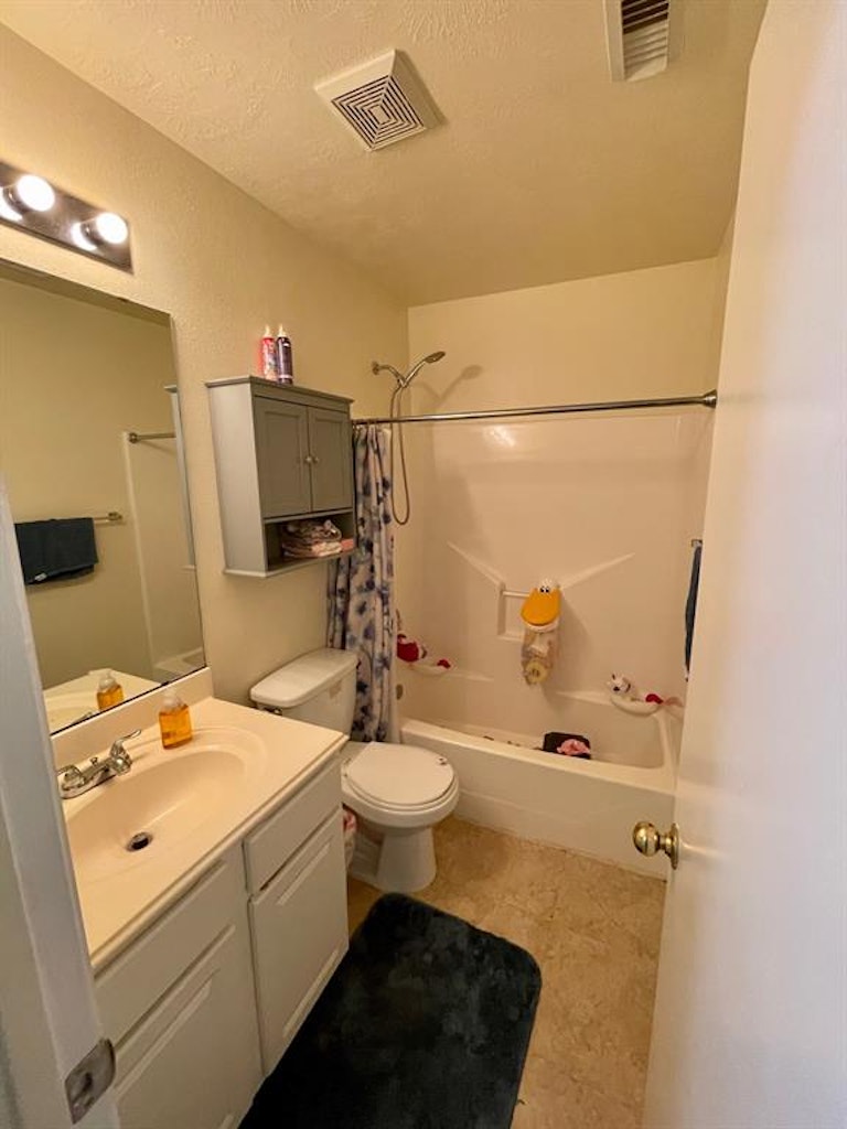 Photo 20 of 45 - 16107 Mesa Blvd, Humble, TX 77396