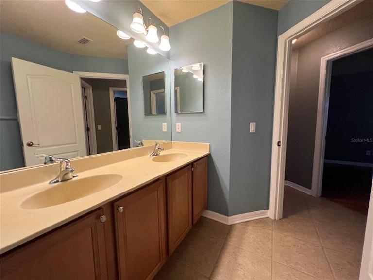 Photo 10 of 25 - 133 Costa Loop, Auburndale, FL 33823