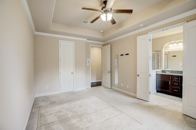Photo 7 of 36 - 2620 Lightfoot Trl, Austin, TX 78745