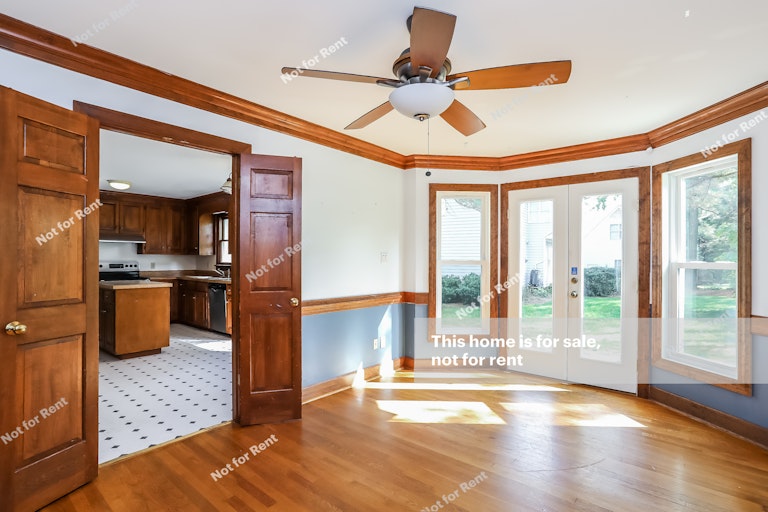 Photo 4 of 24 - 1716 Carrington Dr, Raleigh, NC 27615