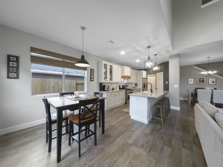 Photo 7 of 18 - 14127 Austin Hollow Ct, Houston, TX 77044