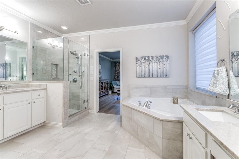 Photo 19 of 40 - 308 Kali Ct, Murphy, TX 75094