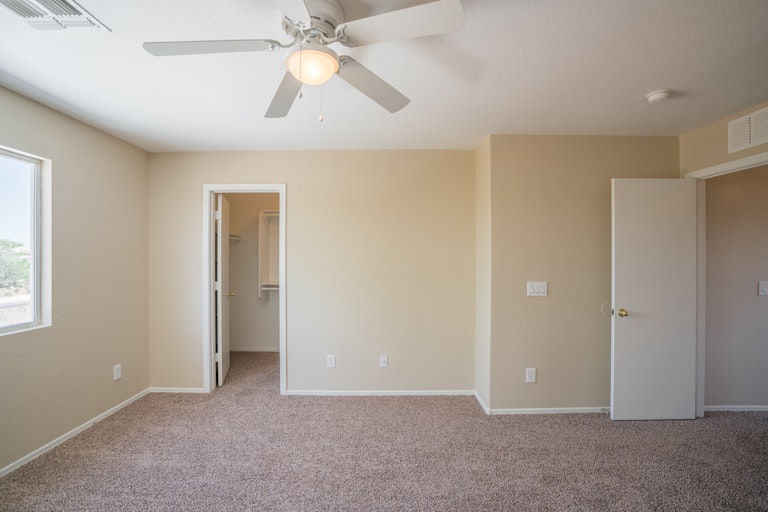 Photo 12 of 32 - 15328 W Evans Dr, Surprise, AZ 85379
