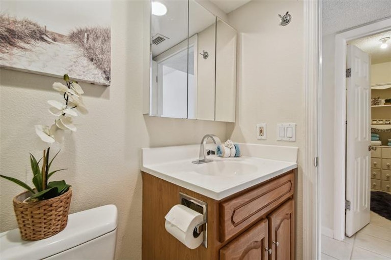 Photo 22 of 45 - 1 Windrush Blvd #5, Indian Rocks Beach, FL 33785
