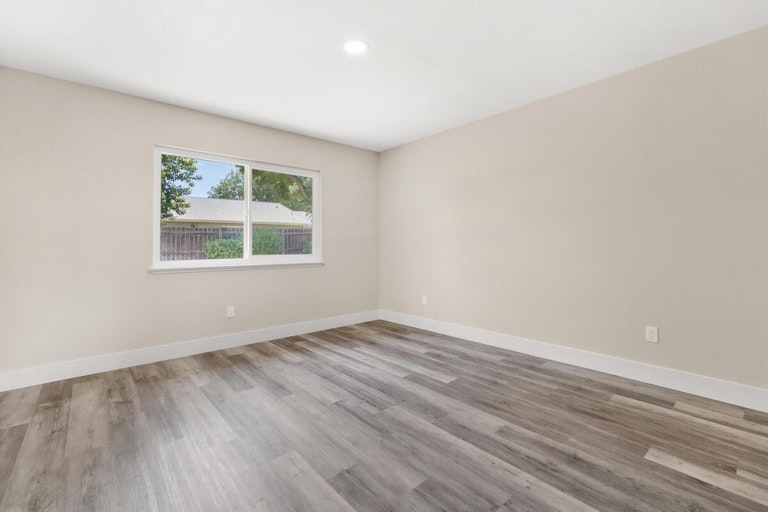 Photo 15 of 27 - 1723 Midway Dr, Woodland, CA 95695