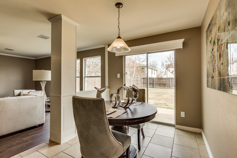 Photo 11 of 31 - 2405 Graystone Dr, Little Elm, TX 75068