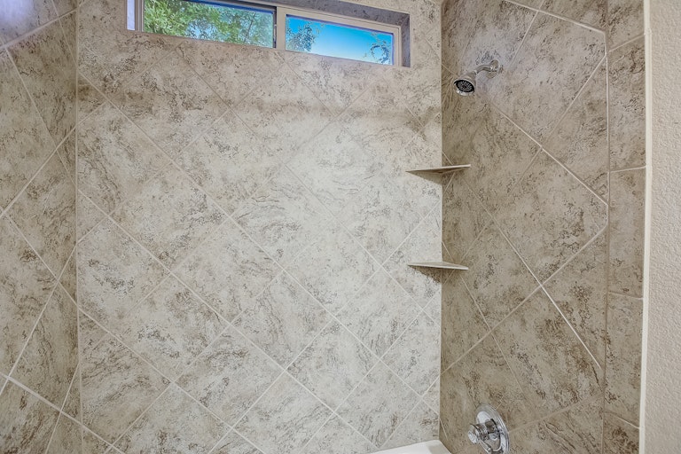 Photo 17 of 36 - 2620 Lightfoot Trl, Austin, TX 78745