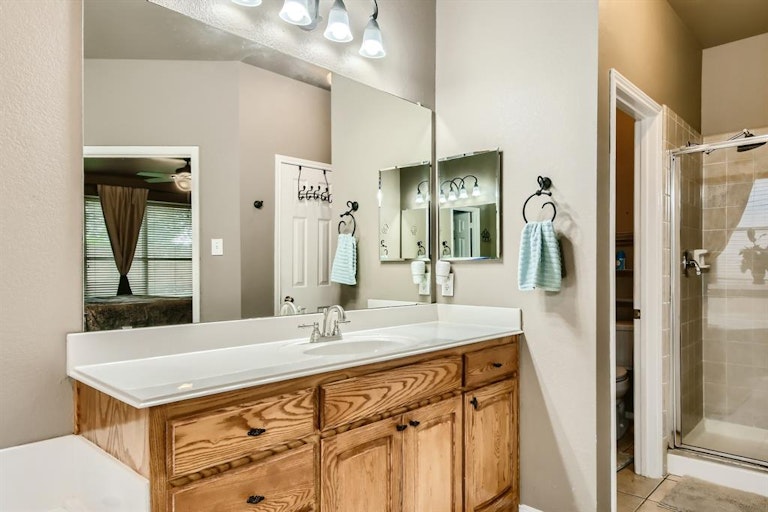 Photo 11 of 23 - 2108 Harvest Way, Mansfield, TX 76063