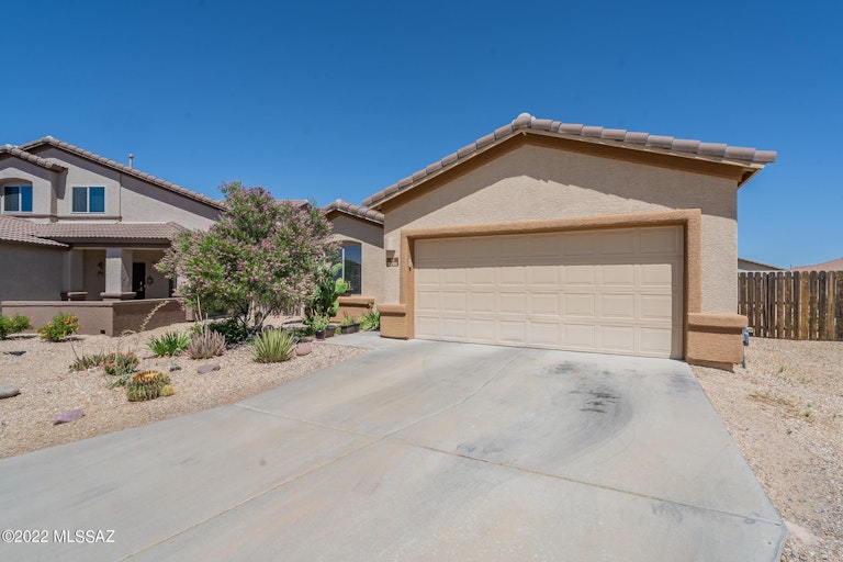Photo 2 of 33 - 10591 S Margie Pl, Vail, AZ 85641