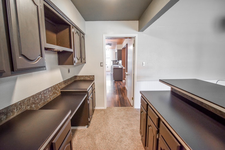 Photo 14 of 37 - 6808 Fryer St, The Colony, TX 75056