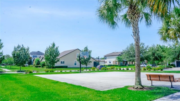 Photo 42 of 44 - 5910 Village Center Dr, Lithia, FL 33547