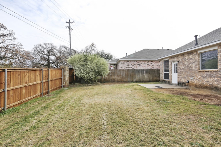 Photo 24 of 26 - 12808 Dorset Dr, Fort Worth, TX 76244