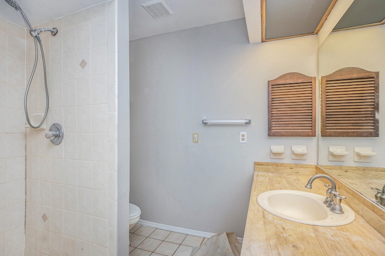 Photo 18 of 18 - 3139 Bordeaux Ln, Clearwater, FL 33759