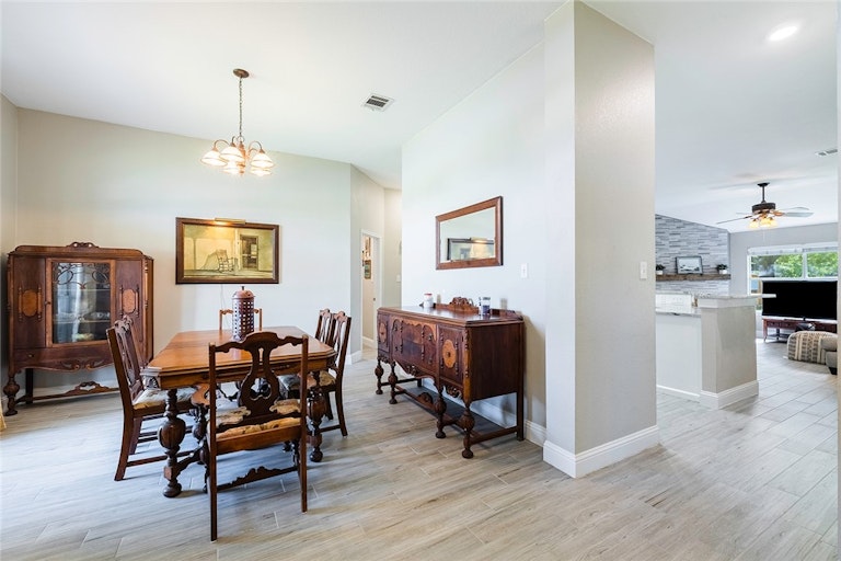 Photo 11 of 40 - 21004 Apache Plum Ln, Pflugerville, TX 78660