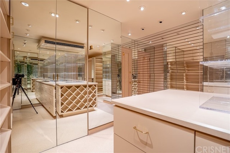Photo 44 of 72 - 10214 Candleberry Ln, Northridge, CA 91324