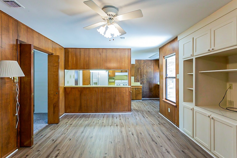 Photo 11 of 19 - 4122 Modena Dr, San Antonio, TX 78218