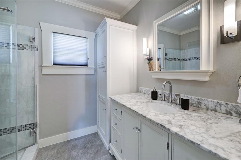 Photo 13 of 20 - 1033 E 16th St, Houston, TX 77009