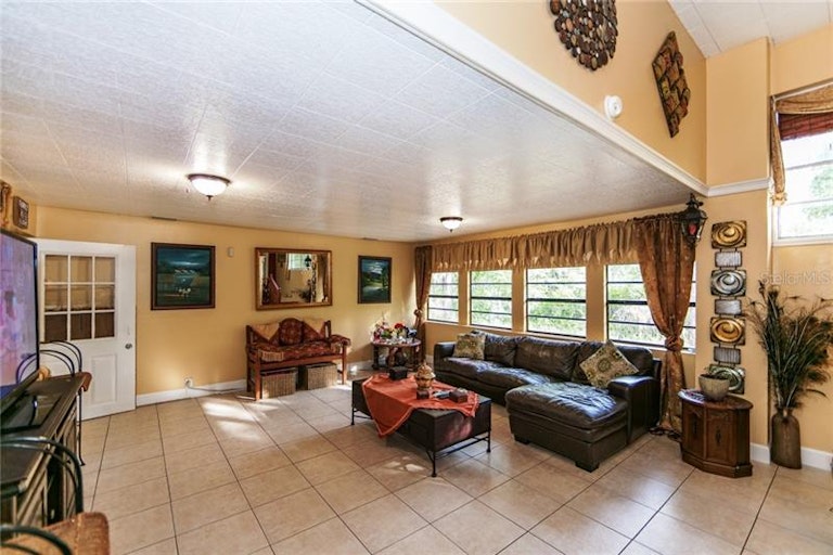 Photo 3 of 25 - 4800 Lake Lowery Rd, Haines City, FL 33844