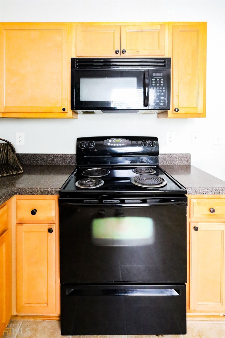 Photo 19 of 24 - 407 Creel Pl, Atlanta, GA 30349