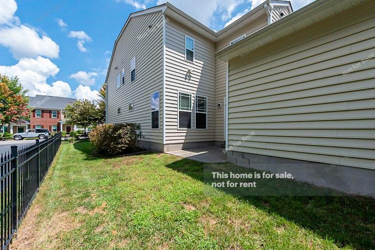 Photo 7 of 25 - 1024 Ileagnes Rd, Raleigh, NC 27603