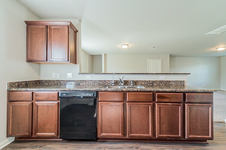 Photo 6 of 27 - 8015 Distant Harbor Rd, Baytown, TX 77523