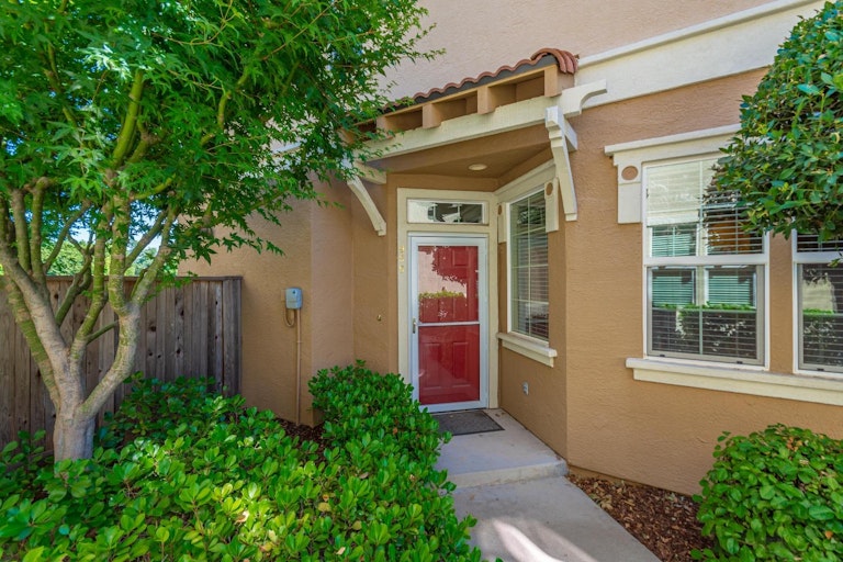 Photo 4 of 42 - 955 Marvin Gardens Way #28, Rocklin, CA 95765