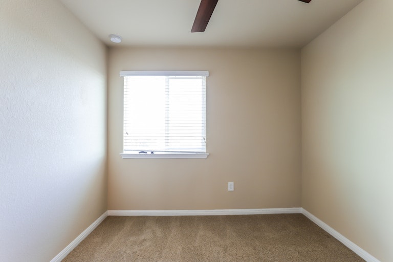 Photo 21 of 25 - 317 Crater Lake Dr, Pflugerville, TX 78660