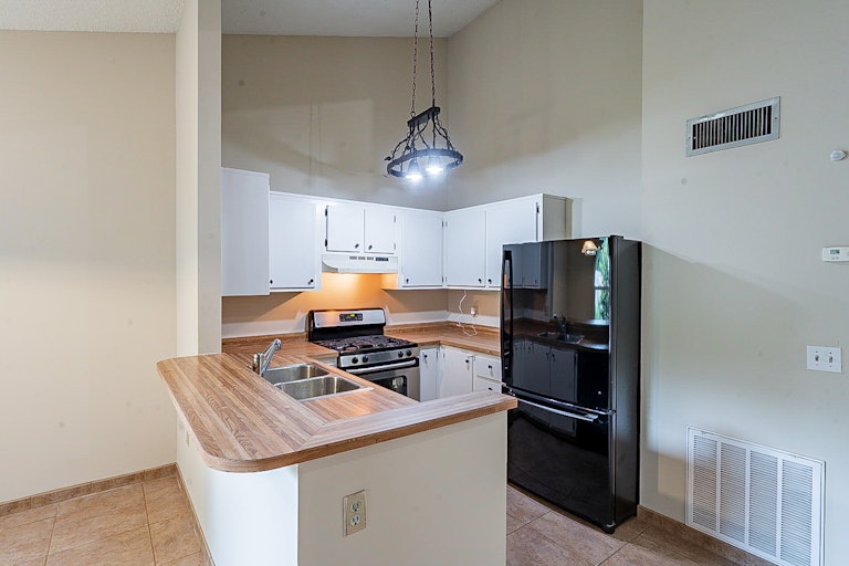 Photo 6 of 21 - 1011 Westside Dr, Winter Garden, FL 34787