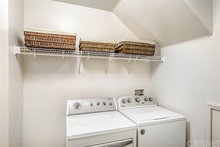 Photo 18 of 26 - 19326 Opal Ln #326, Santa Clarita, CA 91350