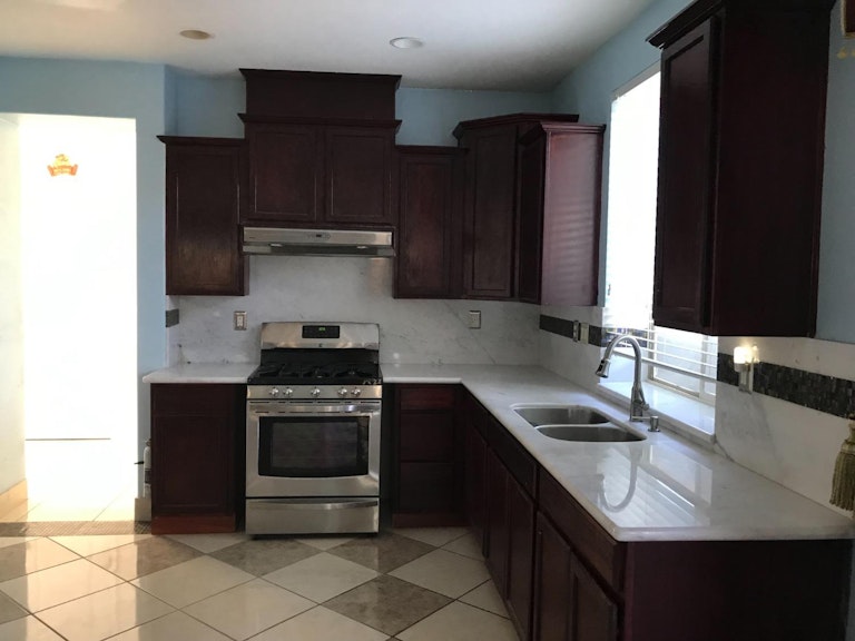 Photo 16 of 45 - 8440 Tragus Way, Elk Grove, CA 95624