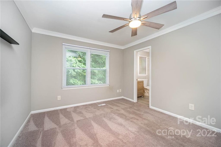 Photo 22 of 28 - 1129 Well Spring Dr, Charlotte, NC 28262