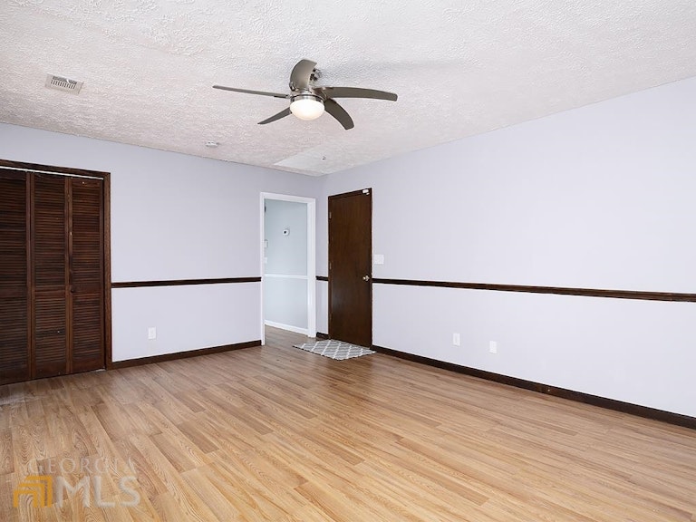 Photo 19 of 34 - 1203 Ridgeside Dr NW, Acworth, GA 30102