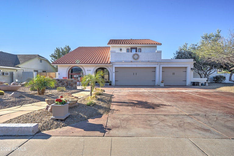 Photo 1 of 49 - 5201 E Aire Libre Ave, Scottsdale, AZ 85254