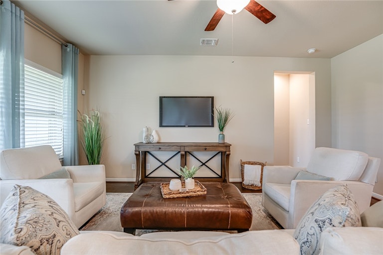 Photo 9 of 24 - 8728 Stackstone, Schertz, TX 78154