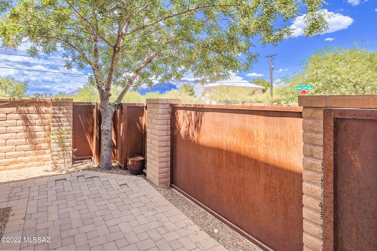 Photo 25 of 35 - 4199 N Stone Cliff Dr, Tucson, AZ 85705
