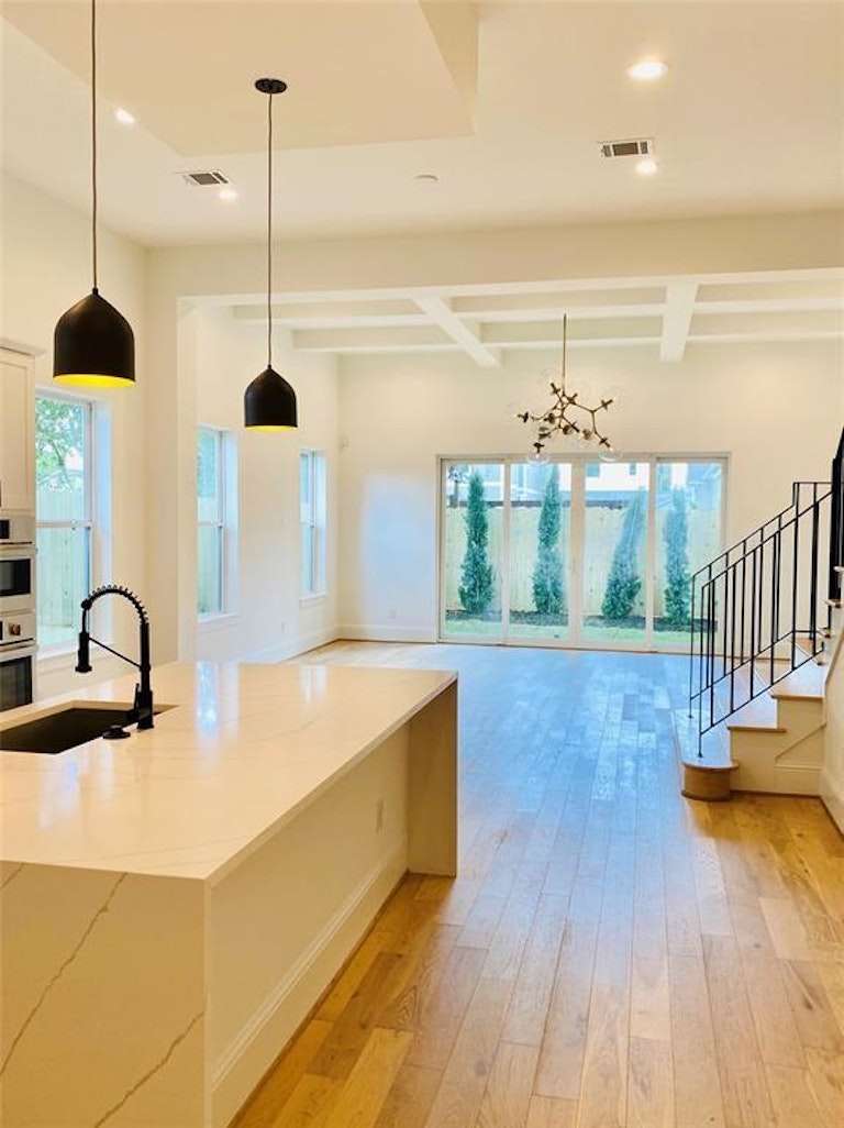 Photo 37 of 46 - 1420 Alexander St, Houston, TX 77008