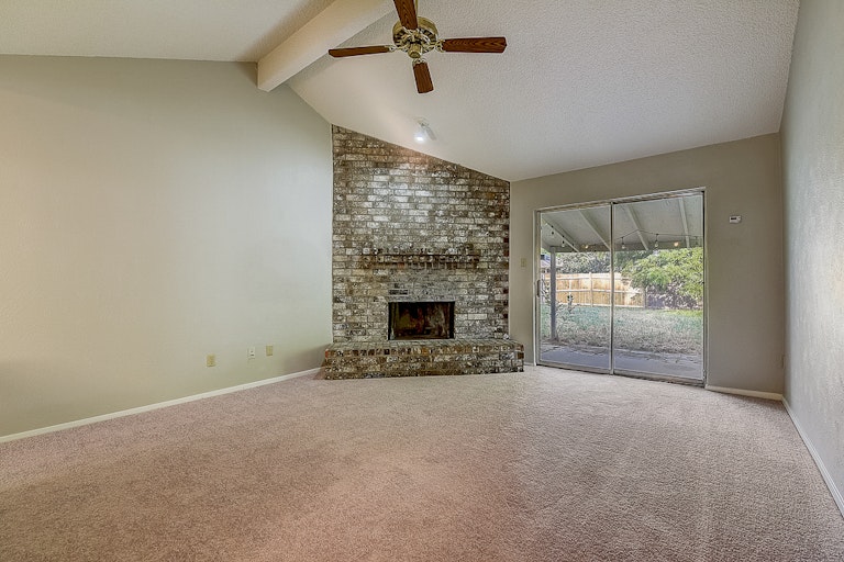 Photo 8 of 42 - 7517 Evergreen Dr, Watauga, TX 76148