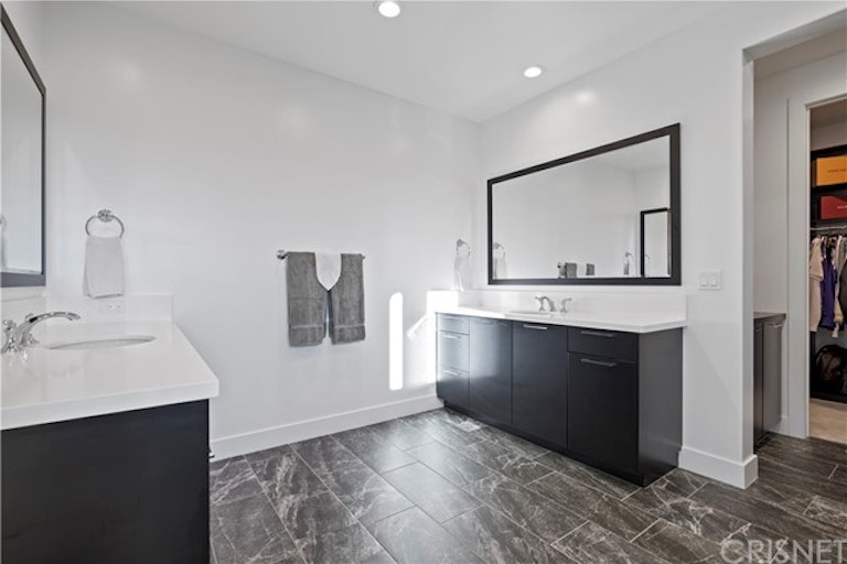 Photo 34 of 69 - 12009 Carabela Ct, Porter Ranch, CA 91326