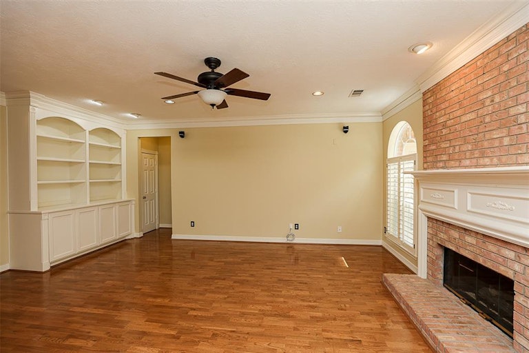 Photo 13 of 50 - 16011 Camillia Trl, Tomball, TX 77377