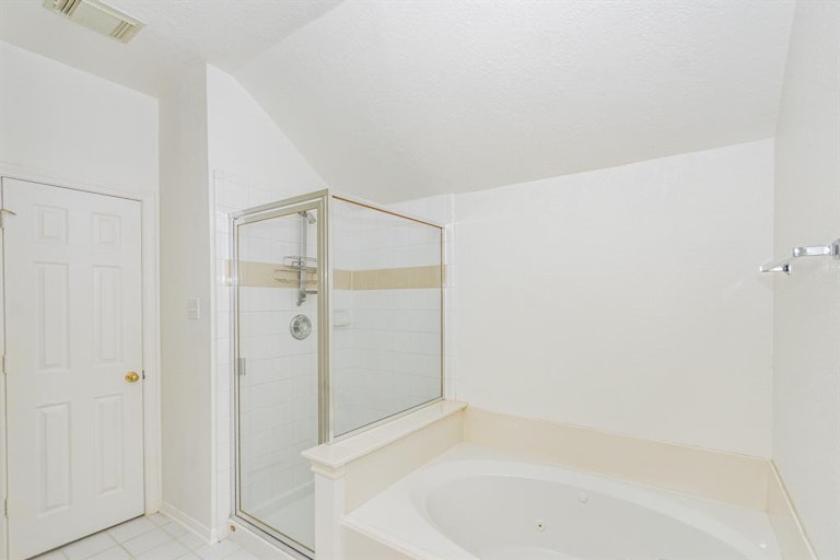 Photo 26 of 37 - 13106 Ryaneagles Dr, Houston, TX 77044
