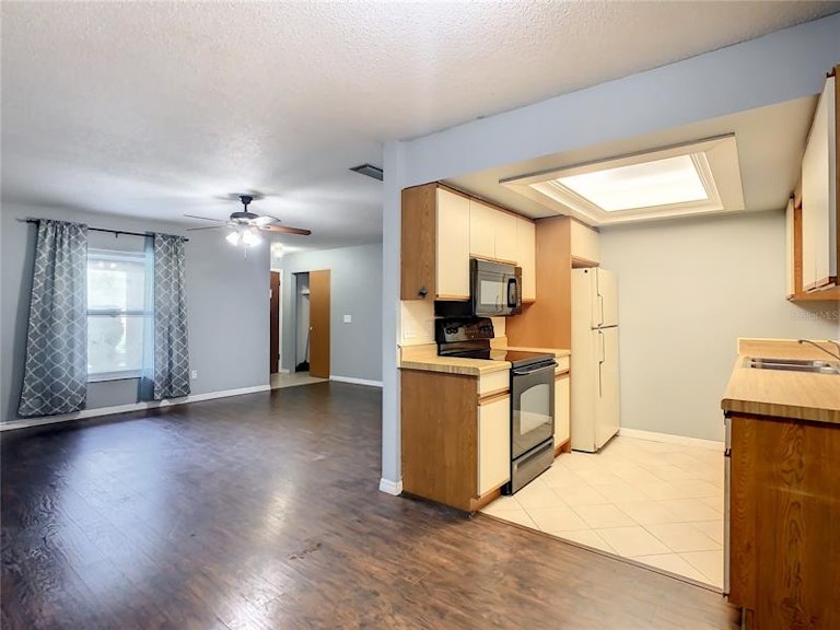 Photo 9 of 33 - 455 Sunrise Dr, Casselberry, FL 32707